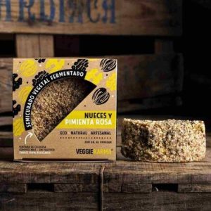 Semicurado vegetal con nueces y pimienta rosa Veggie Karma, paquete de 200 g Sin Gluten