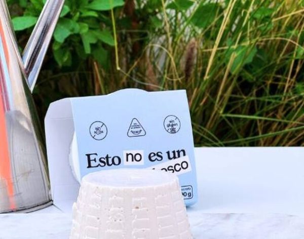 L-61cd6dc97e4e28aa89d9fccff124f1f6.jpeg Esto No Es Un Queso Fresco Sin gluten, Mommus, paquete de 190 g